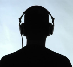Només el 9,7% dels consumidors escolta música en català